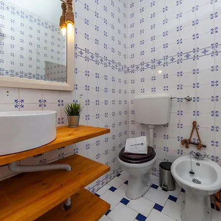 Hillstop Townhouse * Λάγος